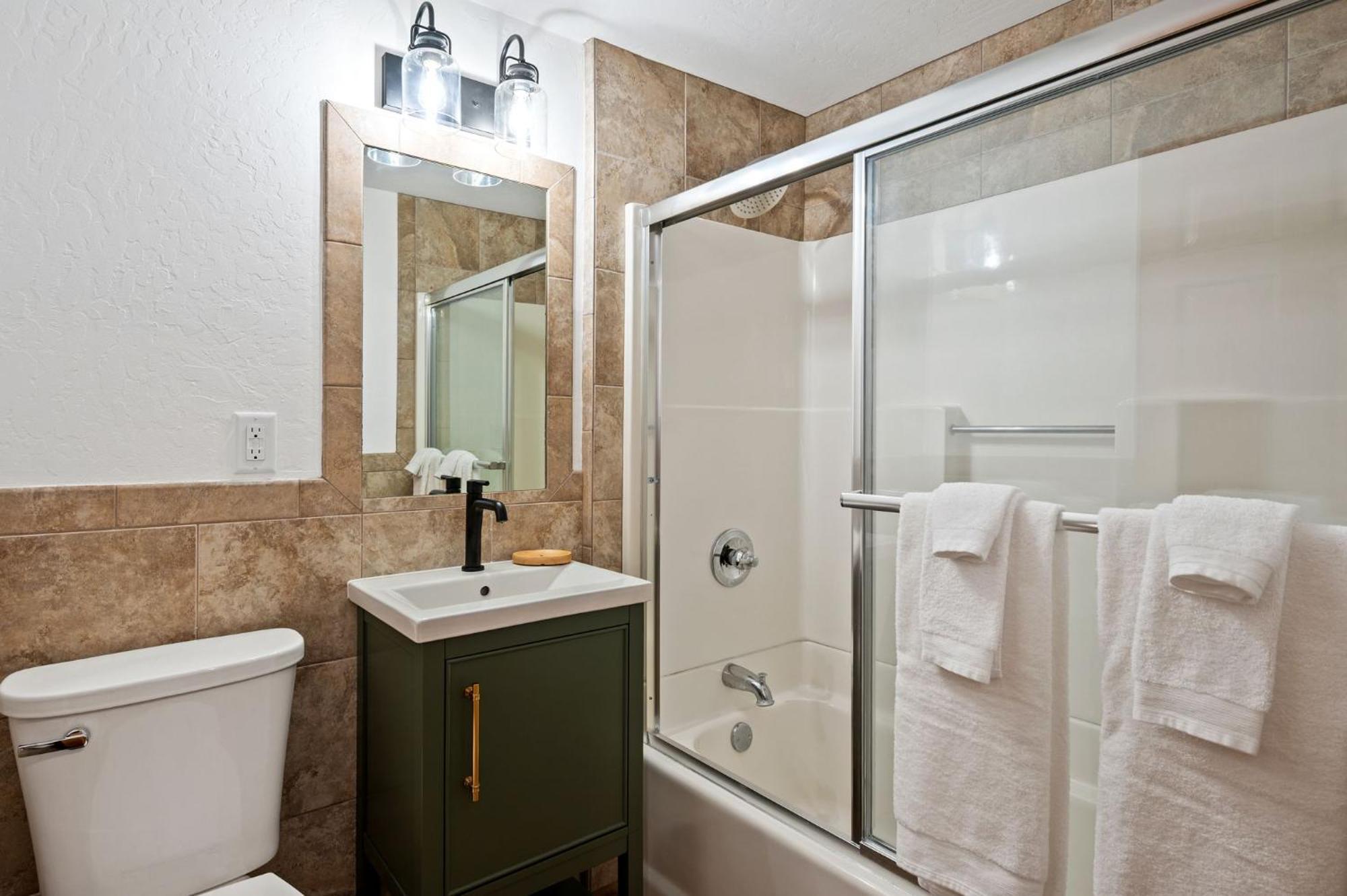 Spruce & Shore Motel Fish Creek Ngoại thất bức ảnh